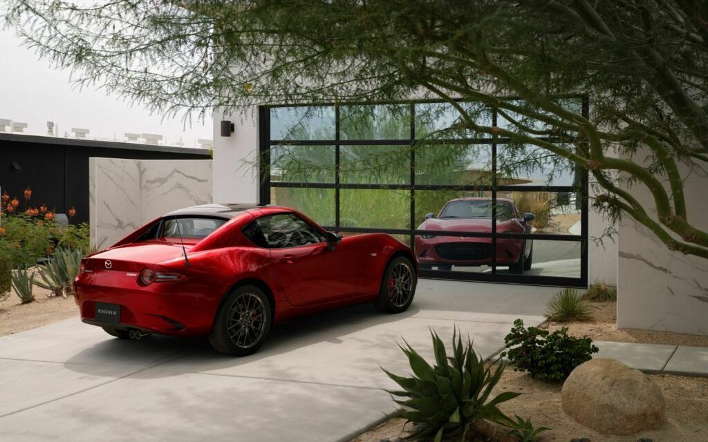 2024 Mazda MX-5 ND facelift parked in front of garage