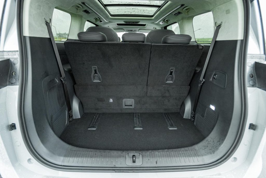 Boot space in the LDV MIFA 9 Premium