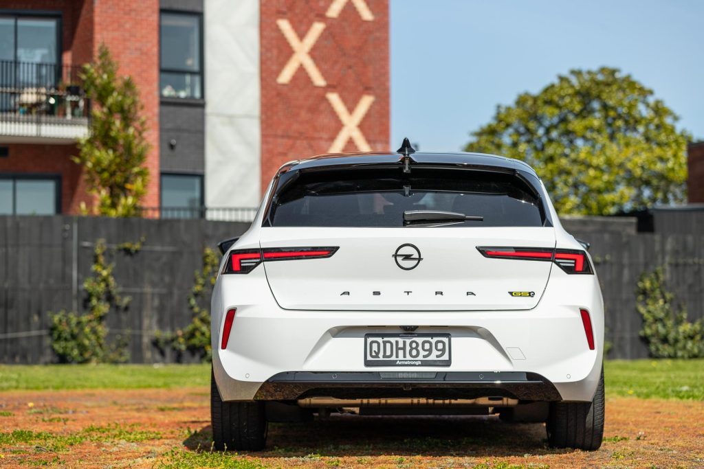 Opel Astra GSe rear profile