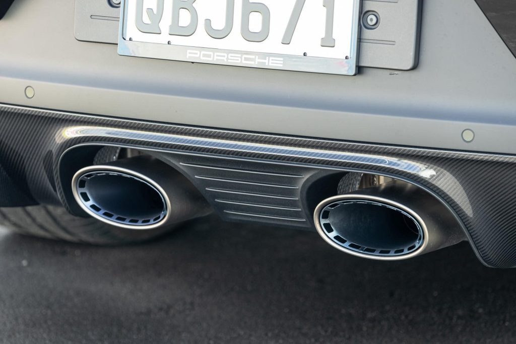 Centre exit exhausts in the Porsche Cayenne Turbo GT