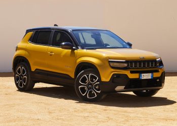 2024 Jeep Avenger front three quarter view