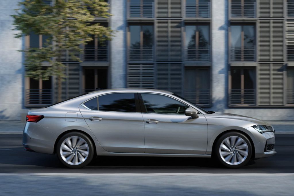 2024 Skoda Superb sedan side profile view