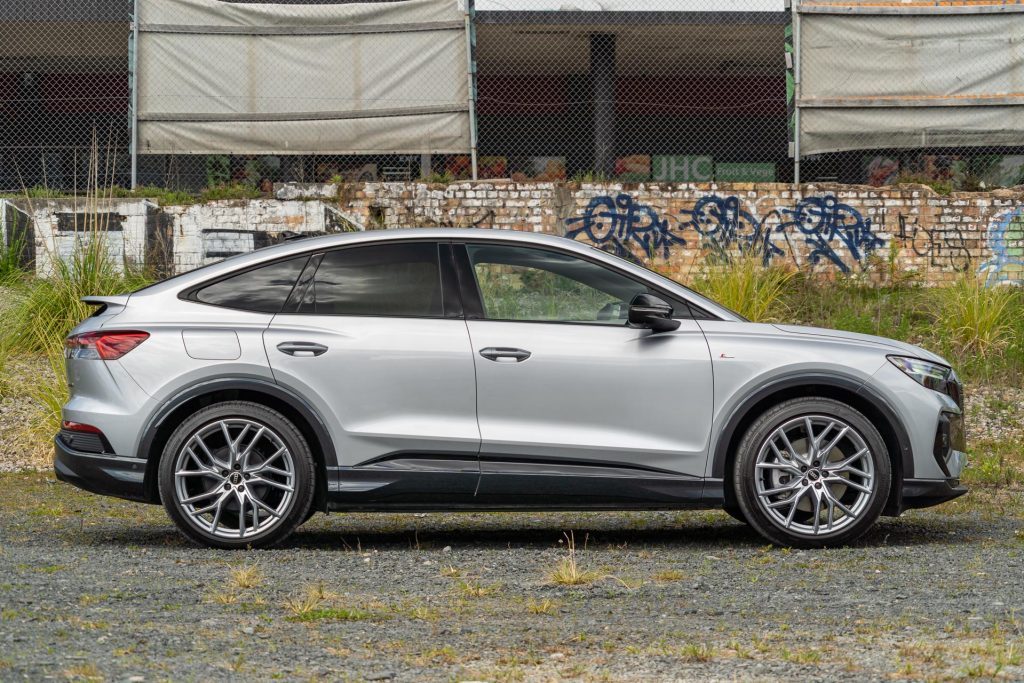 Side profile of the Audi Q4 50 e-tron Sportback S line