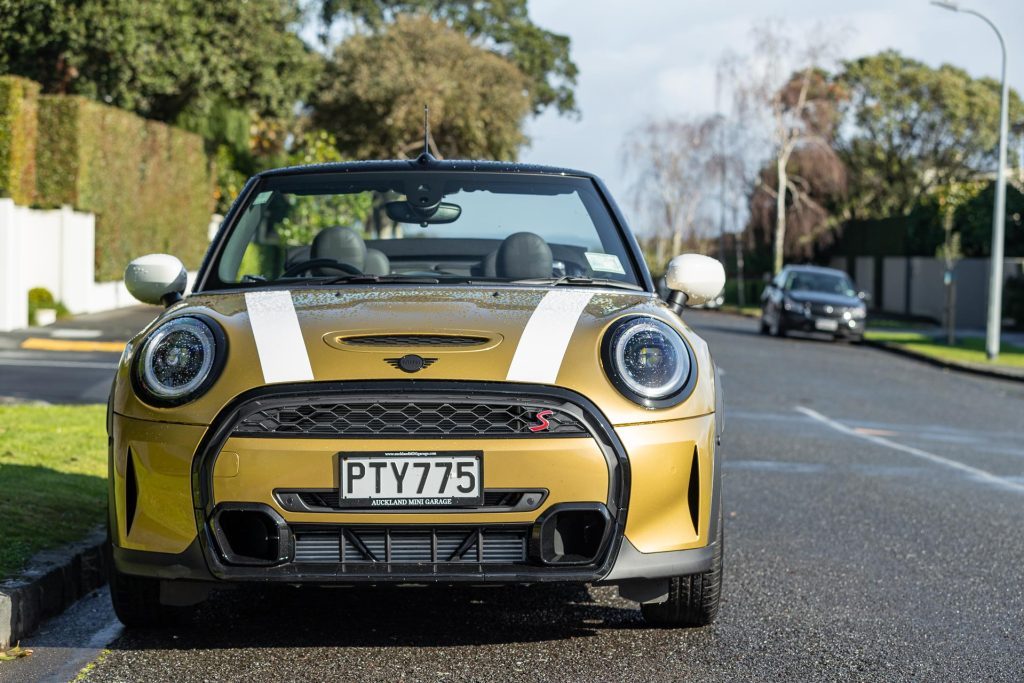 Front on profile of the Mini Cooper S Convertible