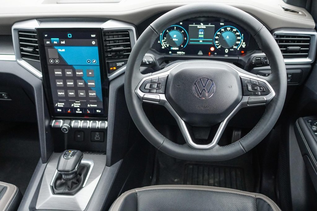 Interior layout of the Volkswagen Amarok Aventura