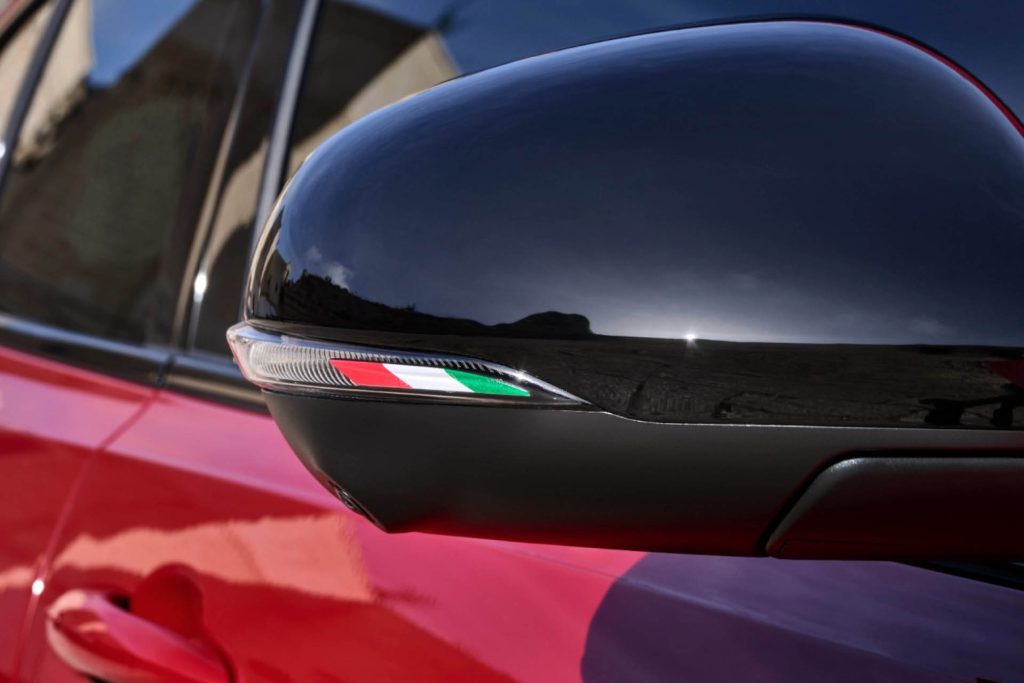 Italian flag colours on Alfa Romeo wing mirror