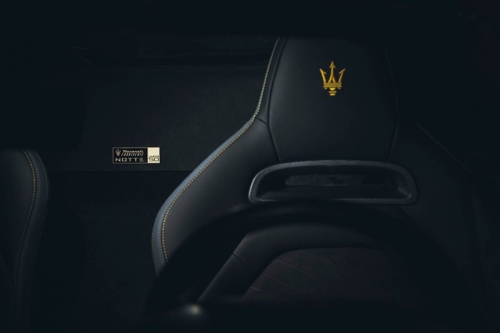 Maserati MC20 Notte interior plaque and seat
