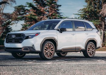 Subaru Forester Sport front three quarter view