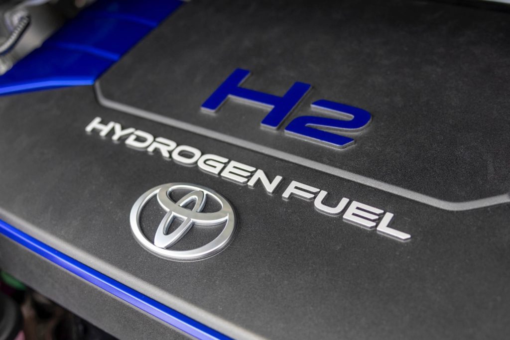 Hydrogen-fuelled Toyota Hiace engine