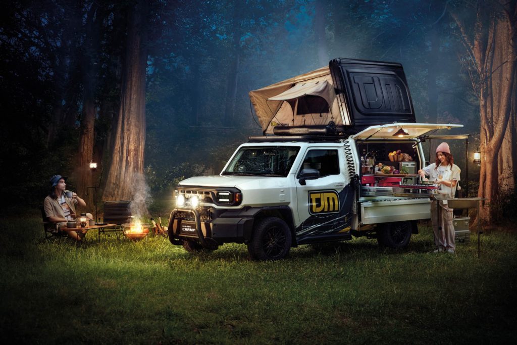 Toyota Hilux Champ with camping set-up