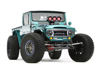 Toyota Land Cruiser FJ45 'FJ Bruiser' front three quarter view