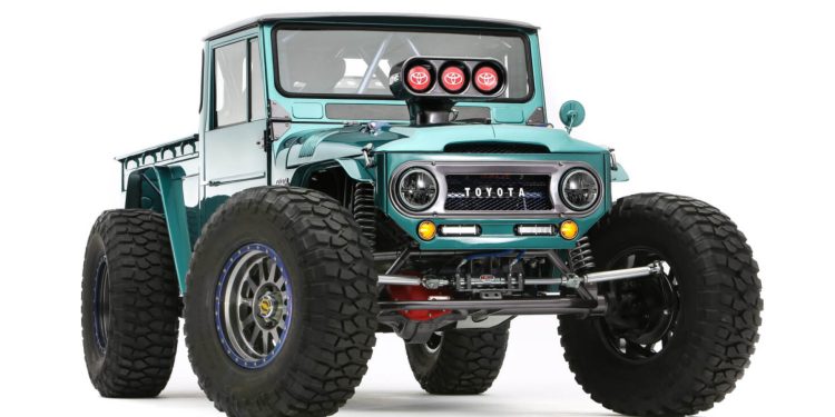 Toyota Land Cruiser FJ45 'FJ Bruiser' front three quarter view