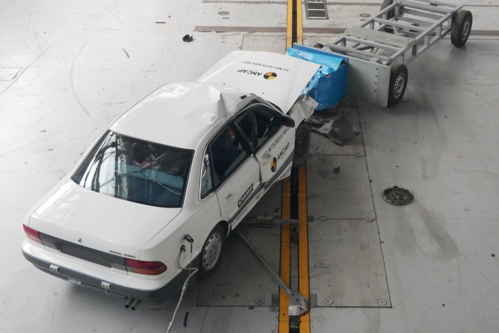 1993 Mitsubishi Magna front crash test