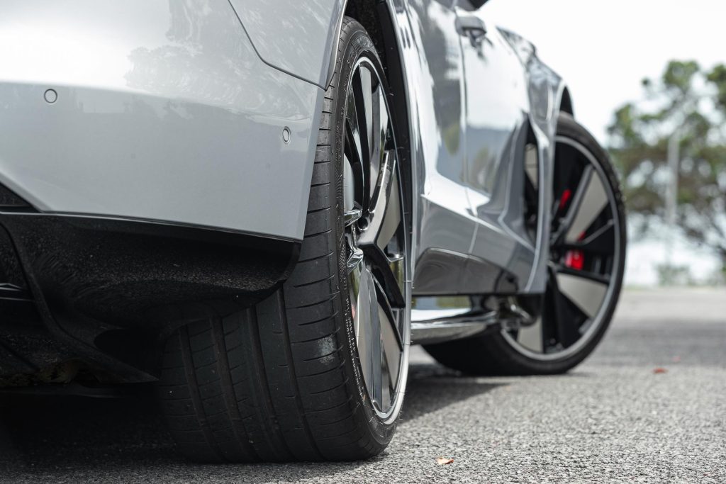 Audi RS e-tron GT rear tyre width