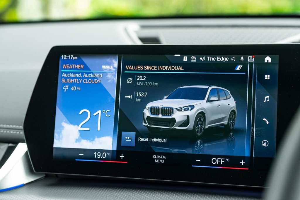 BMW iX1 xDrive30 infotainment screen