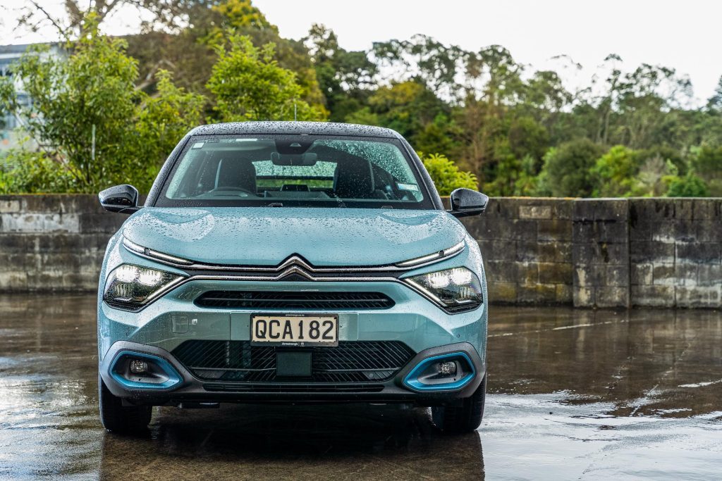 Citroen e-C4 Shine front profile