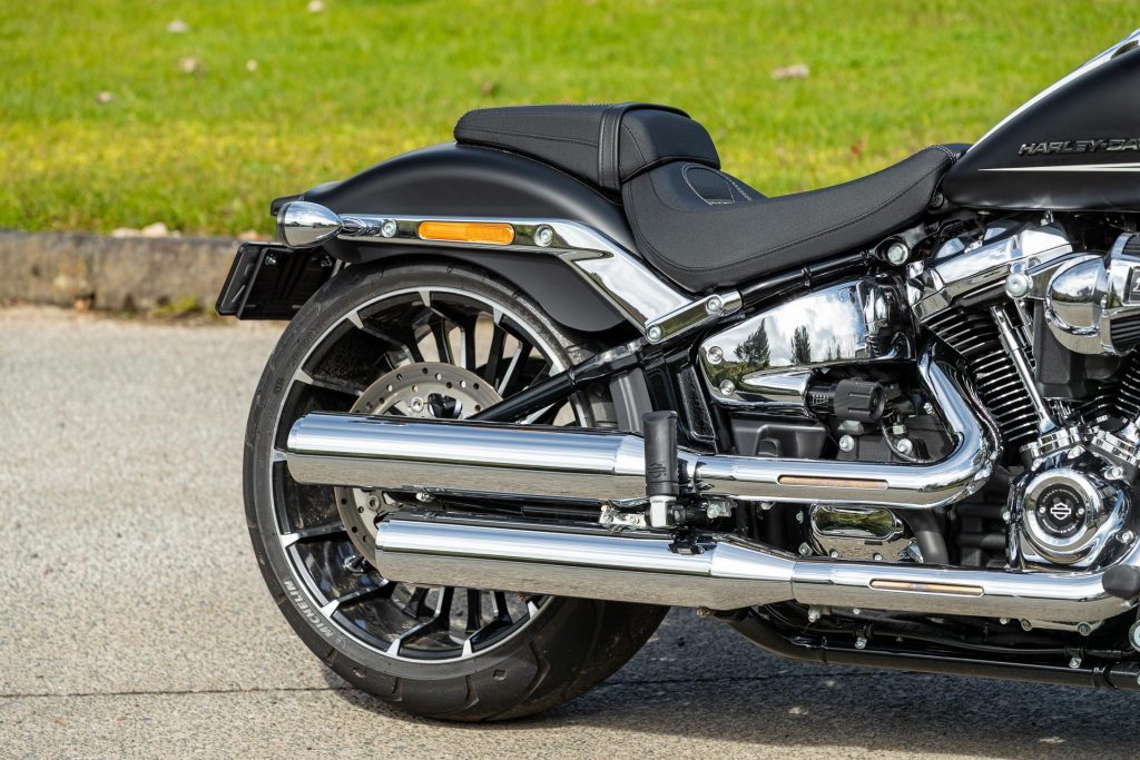 Rear end of the Harley-Davidson Breakout 117, showing exhausts