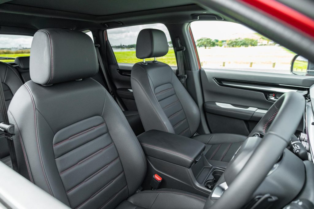Front seats in the Honda CR-V RS
