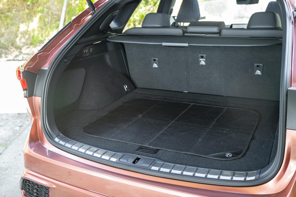 Lexus RX 500h boot space