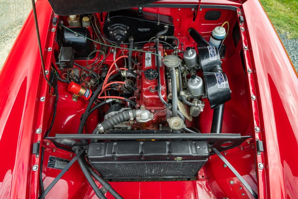Engine bay in the MG MGB Roadster 1965