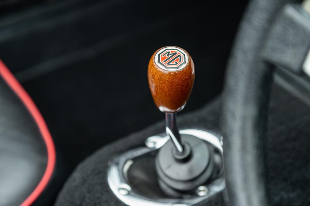 MG MGB Roadster shifter