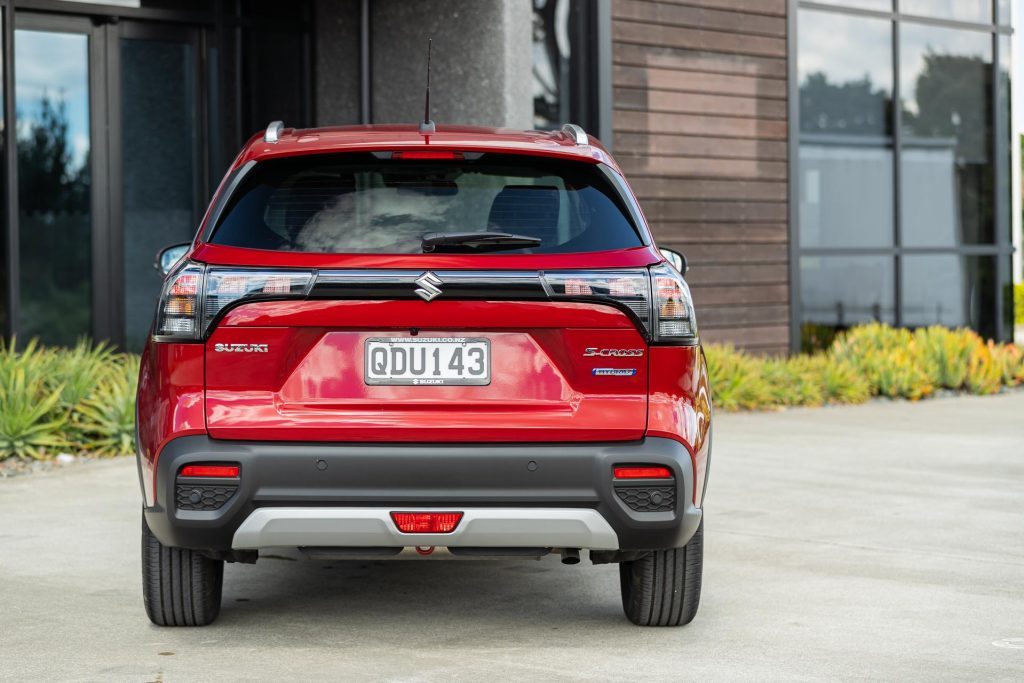 Suzuki S-Cross Hybrid rear profile