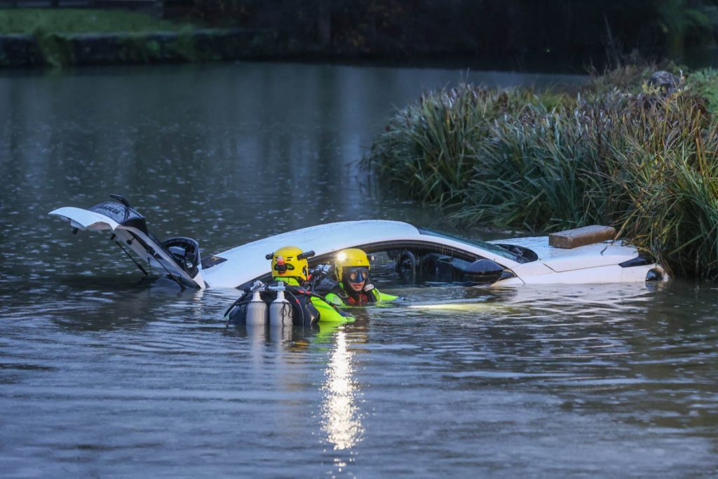 Lancia Ypsilon in canal