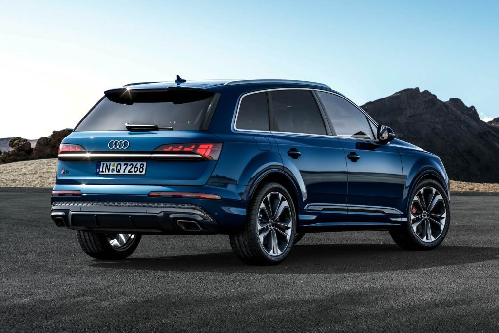 2025 Audi Q7 facelift rear three quarter view