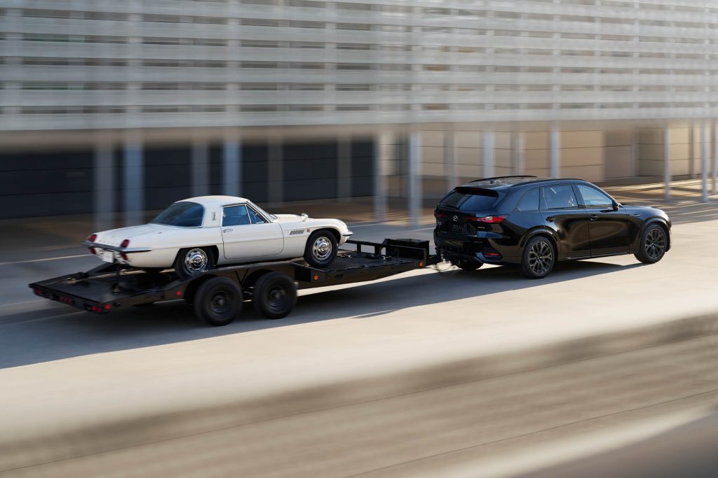 2025 Mazda CX-70 towing Cosmo