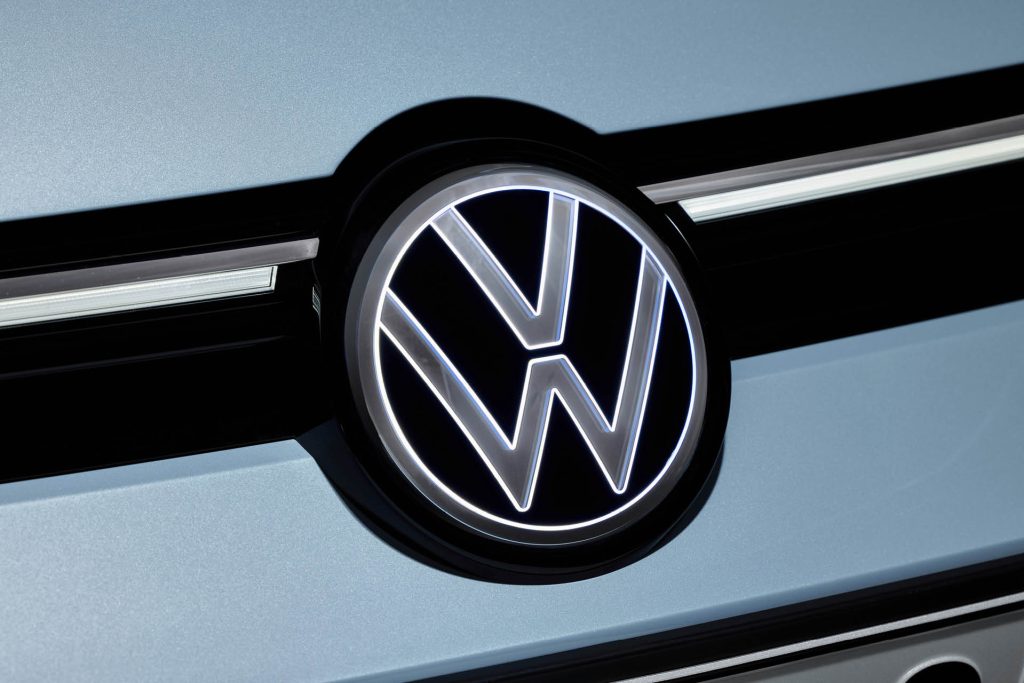 2025 Volkswagen Golf facelift illuminated front badge