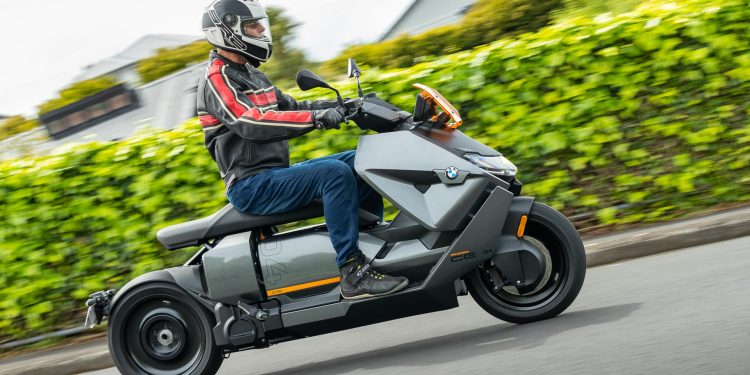 BMW CE-04 flyby panning shot