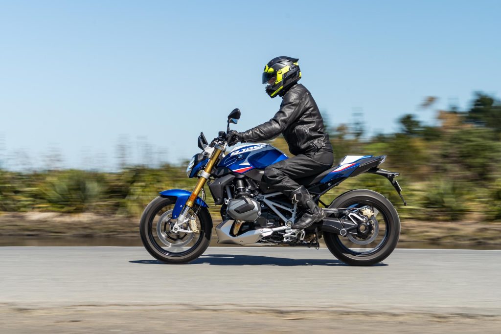 BMW R 1250 R bike panning flyby shot