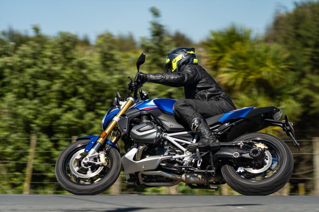 Side panning shot of the BMW R 1250 R Roadster leaning during a corner