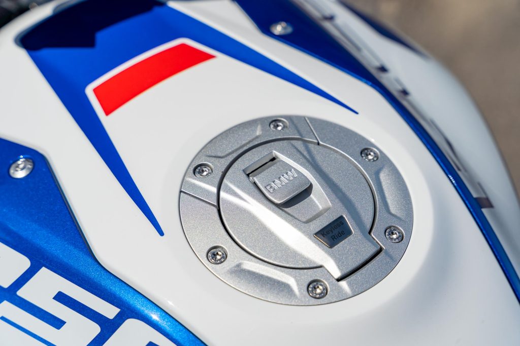 Gas filler detail of the BMW R 1250 R Roadster