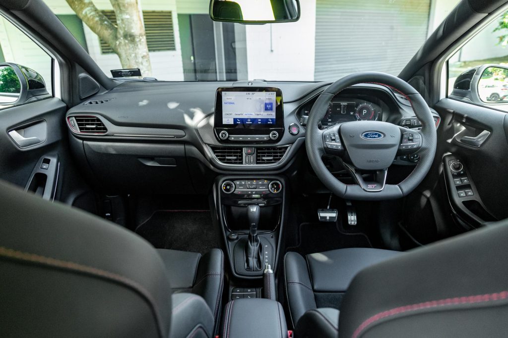 Front wide view of the front interior in the Ford Puma ST