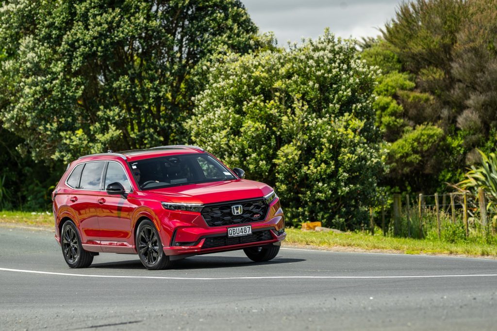 Honda CR-V RS taking a corner front quarter