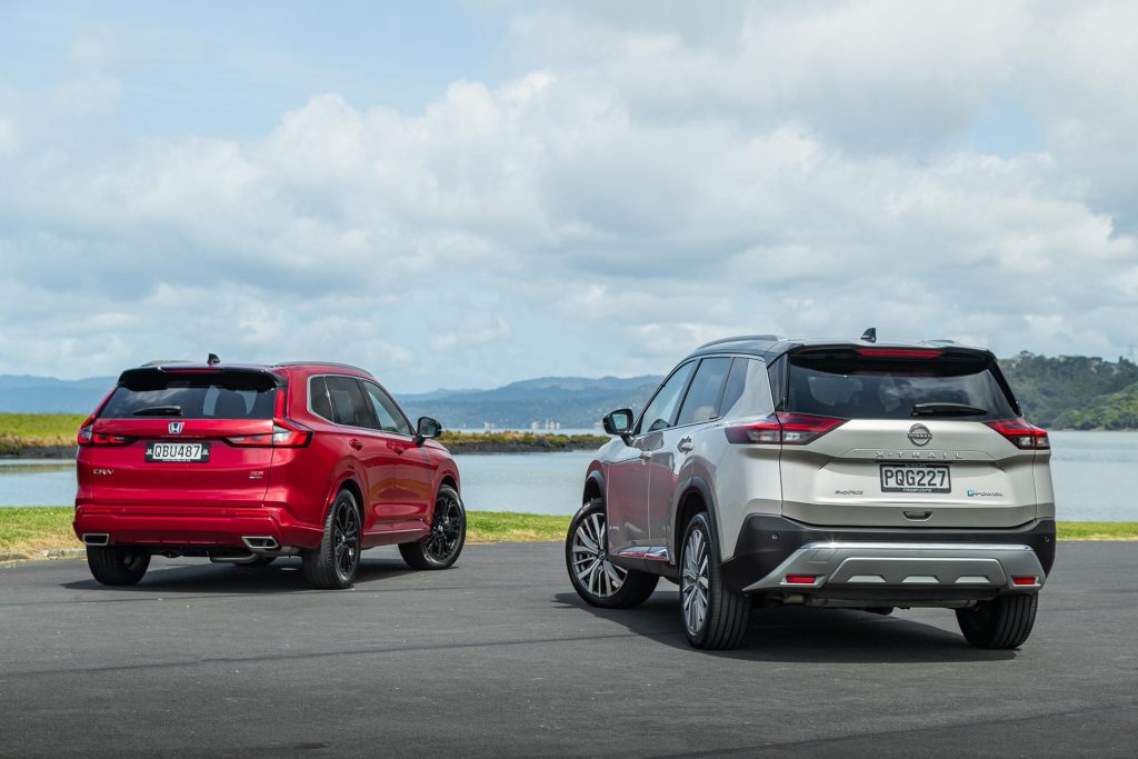Rear view of the Honda CR-V RS and Nissan X-Trail e-Power Ti-L