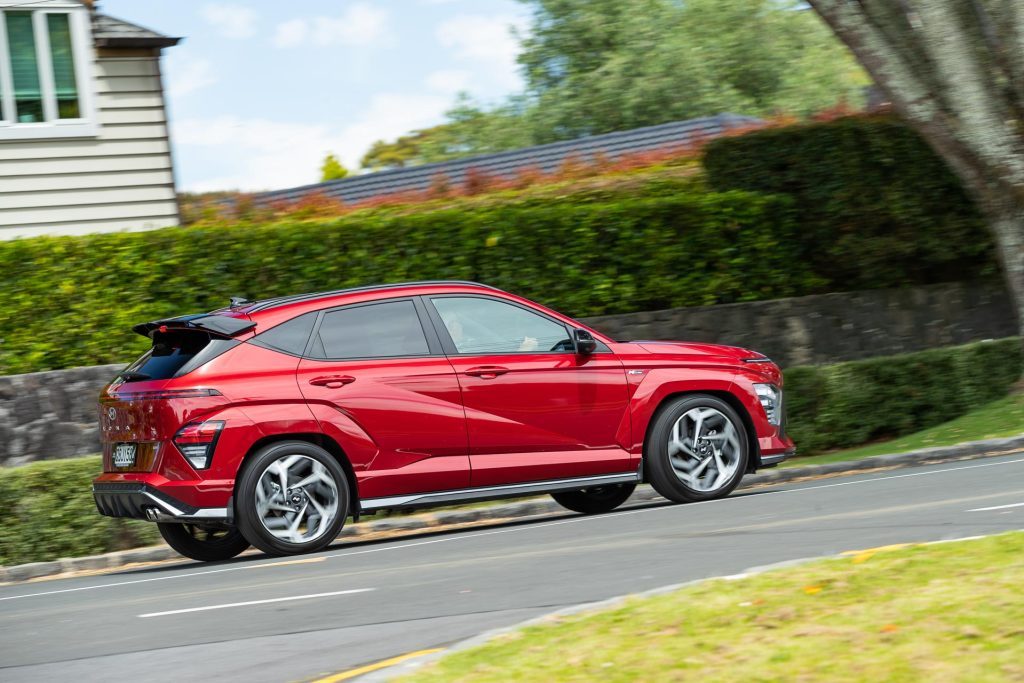 Hyundai Kona 1.6T N Line Limited panning side profile