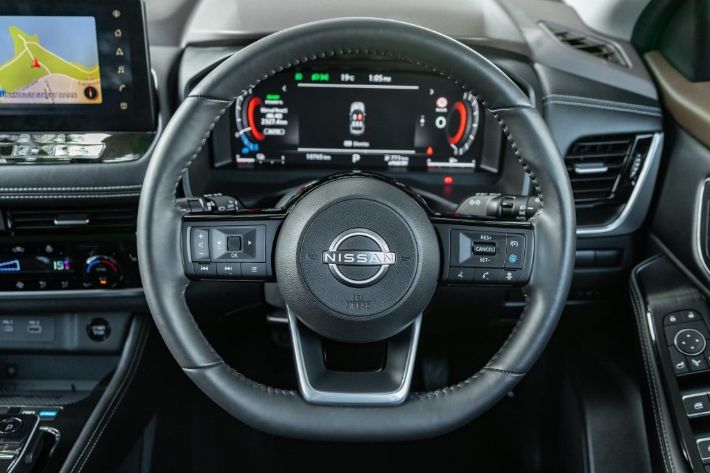 Nissan X-Trail e-Power Ti-L steering wheel
