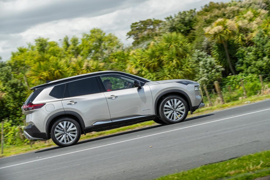 Nissan X-Trail e-Power Ti-L cornering side profile