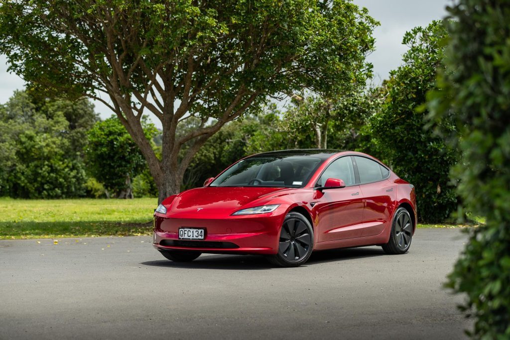 Tesla Model 3 RWD facelift in red