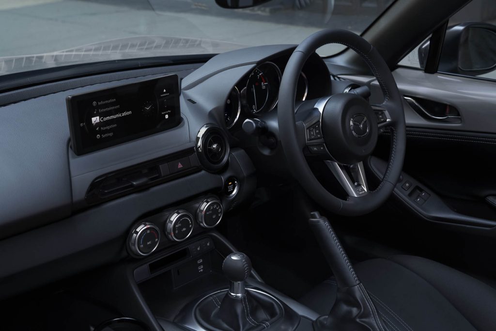 2024 Mazda MX-5 facelift interior