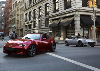 2024 Mazda MX-5 RF and Roadster GT facelifts driving in city