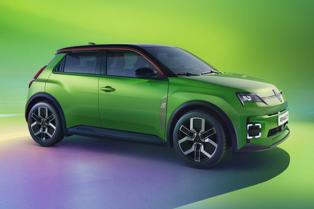 2025 Renault 5 in green