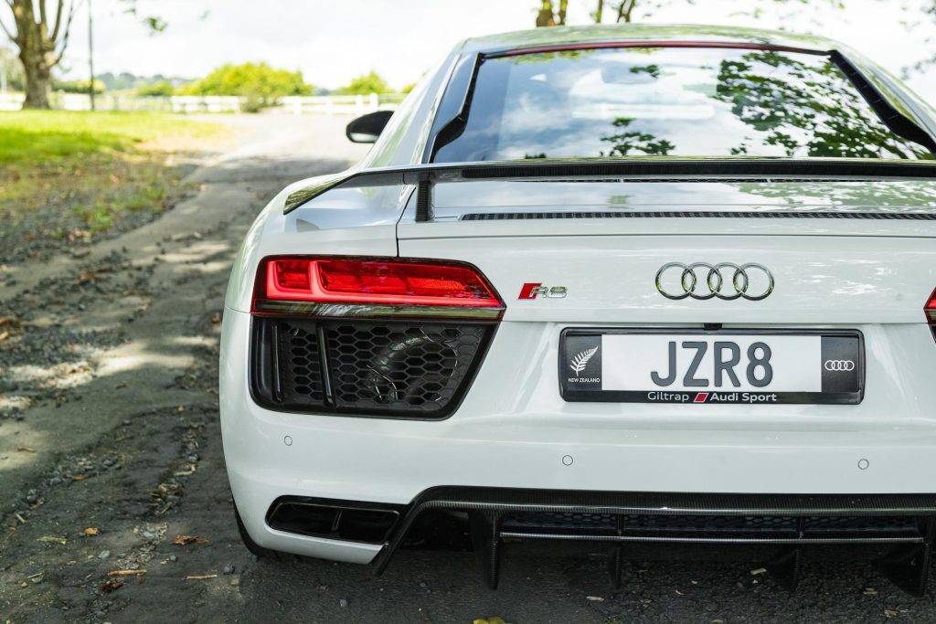Rear end of the second generation Audi R8