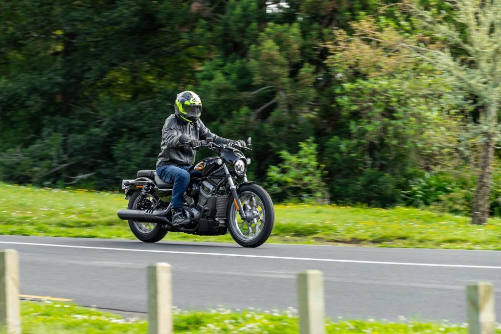 Harley-Davidson Nightster S 975 front shot, riding past