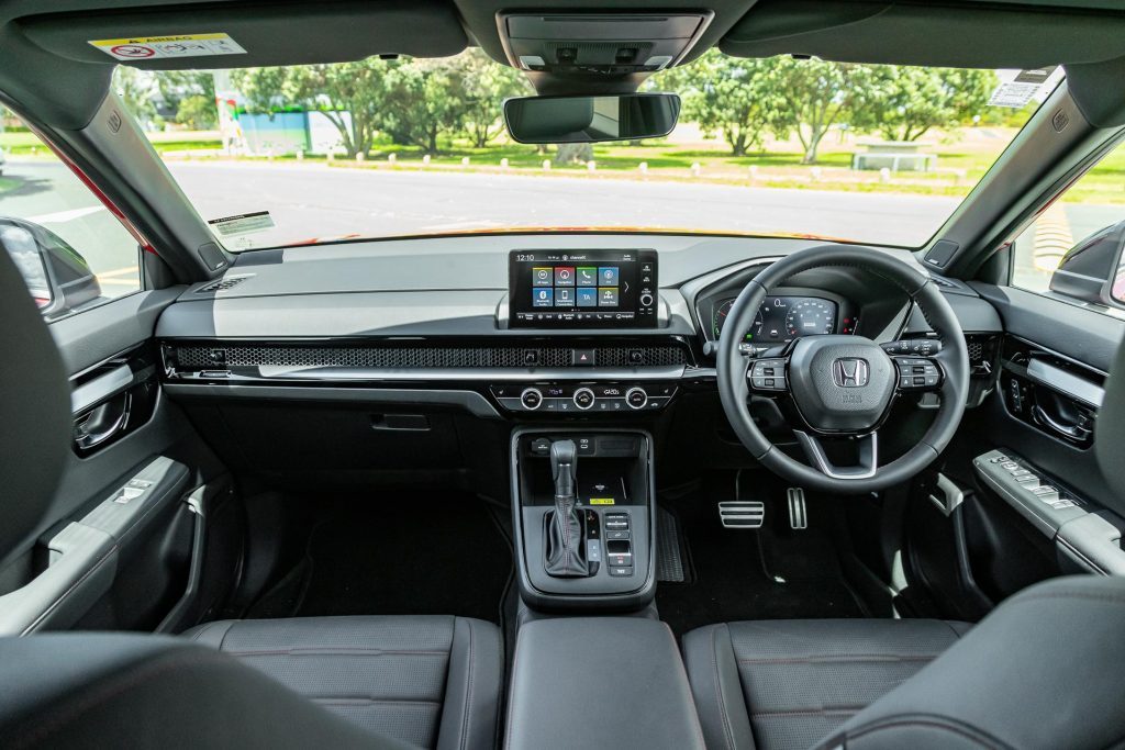 Front interior view of the Honda CR-V