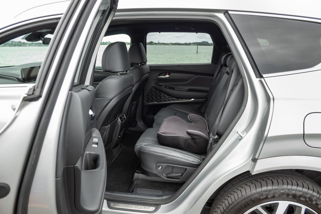 Middle seat space in the Hyundai Santa Fe 2.2 Diesel Calligraphy