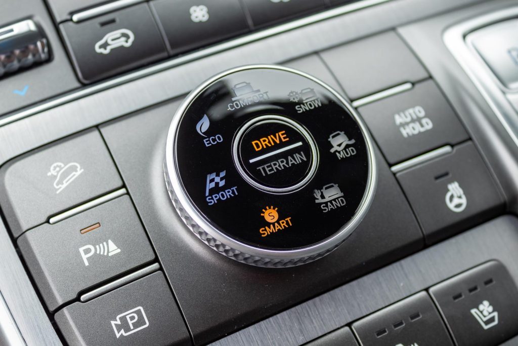 Hyundai Santa Fe 2.2 Diesel drive and terrain selection dial