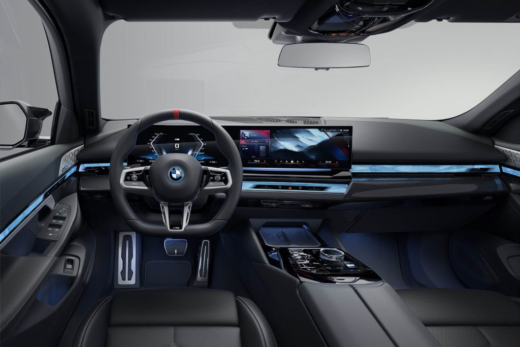 BMW i5 M60 xDrive Touring interior